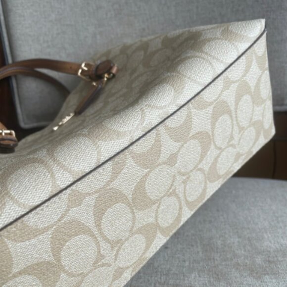 NWT！COACH MOLLIE TOTE 25 IN SIGNATURE CANVAS (C4250) - Picture 5 of 6